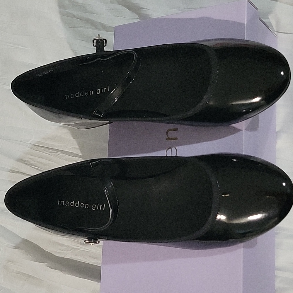 MADDEN GIRL BLACK PANTENT SHOES